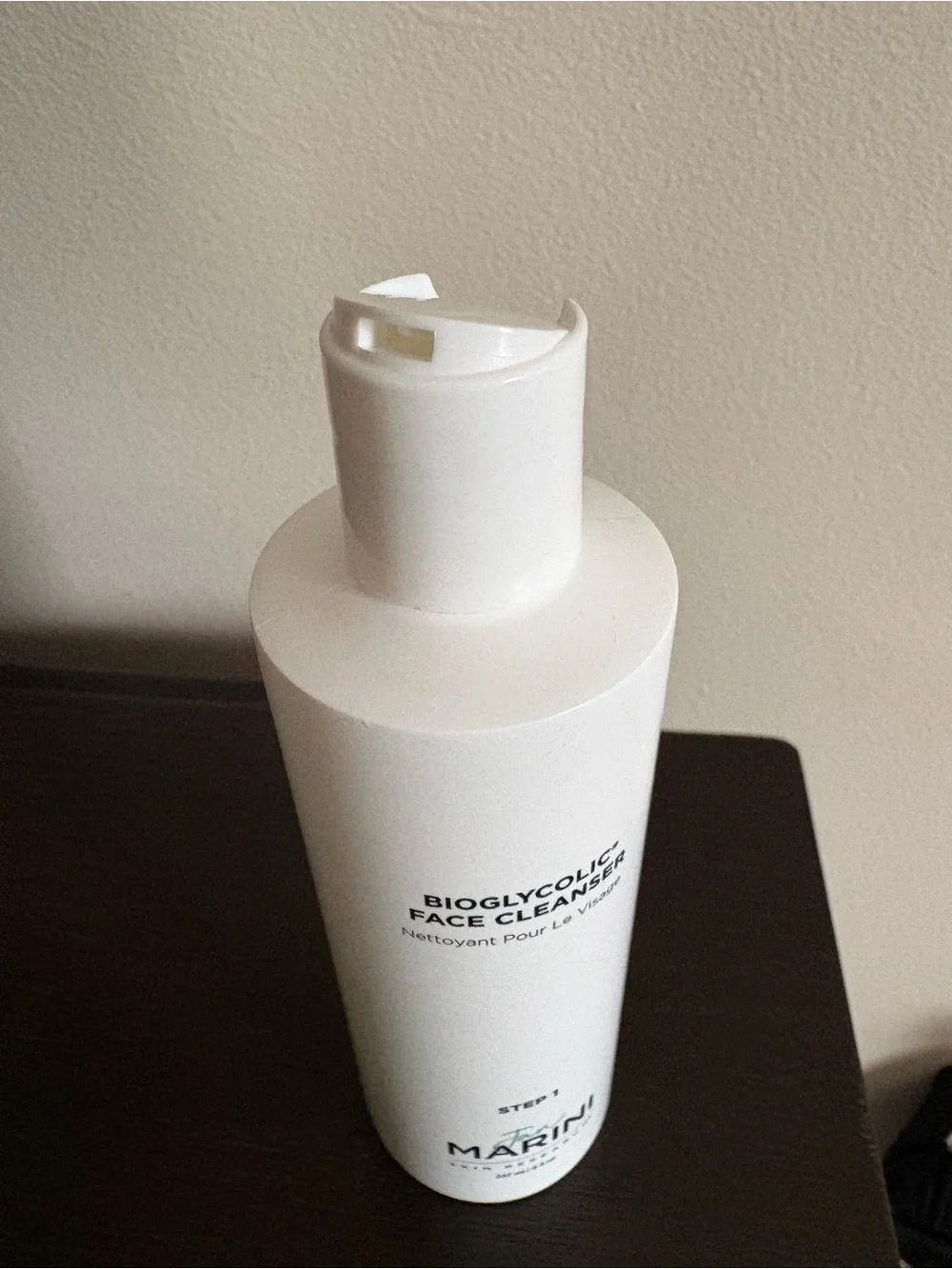 Jan Marini Bioglycolic Face Cleanser — White